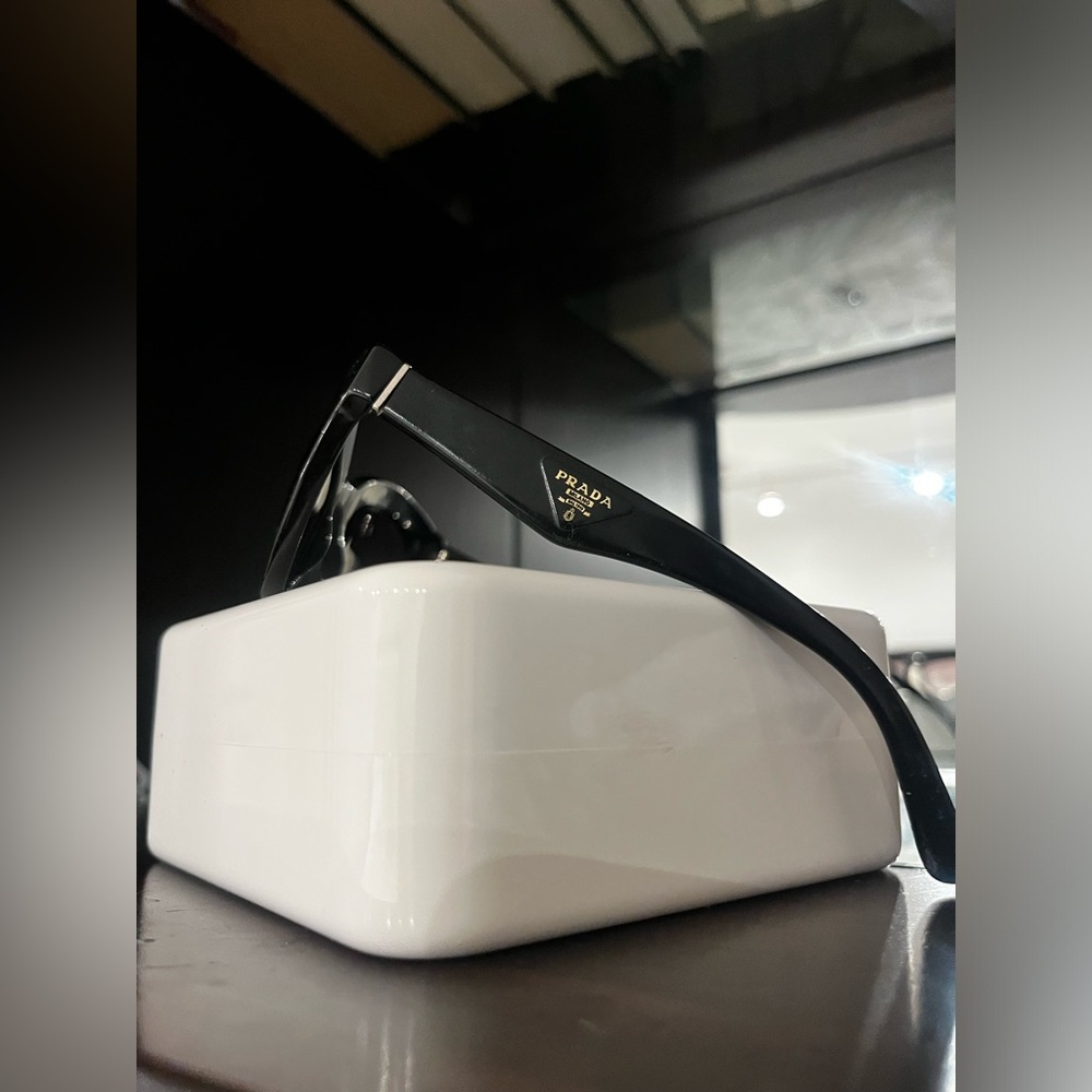 Prada Elegant Black Eyewear